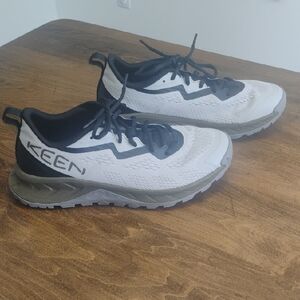 Keen Men's White and Black Athletic Trail Shoes